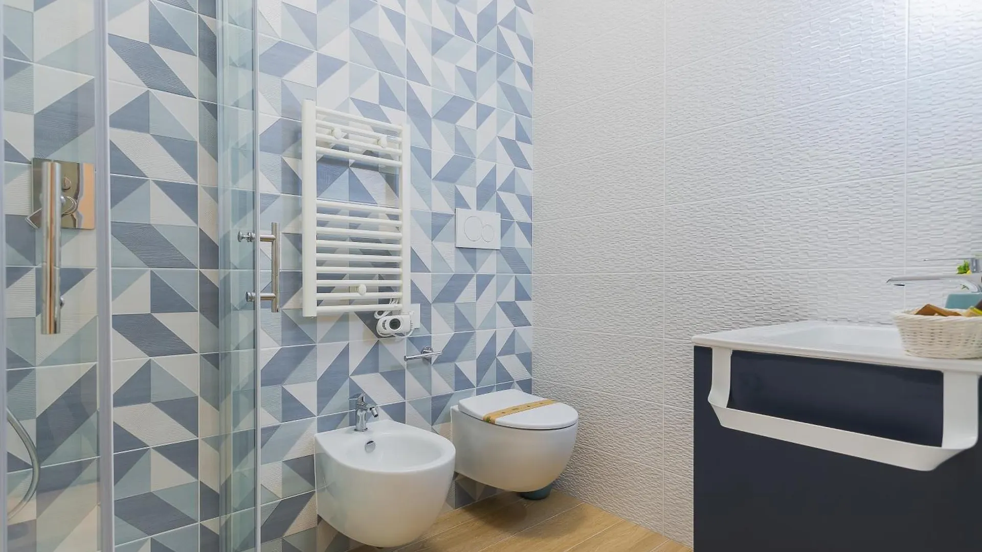 Private Parking - Athena Suite Nel Cuore Di Bari 0*,
