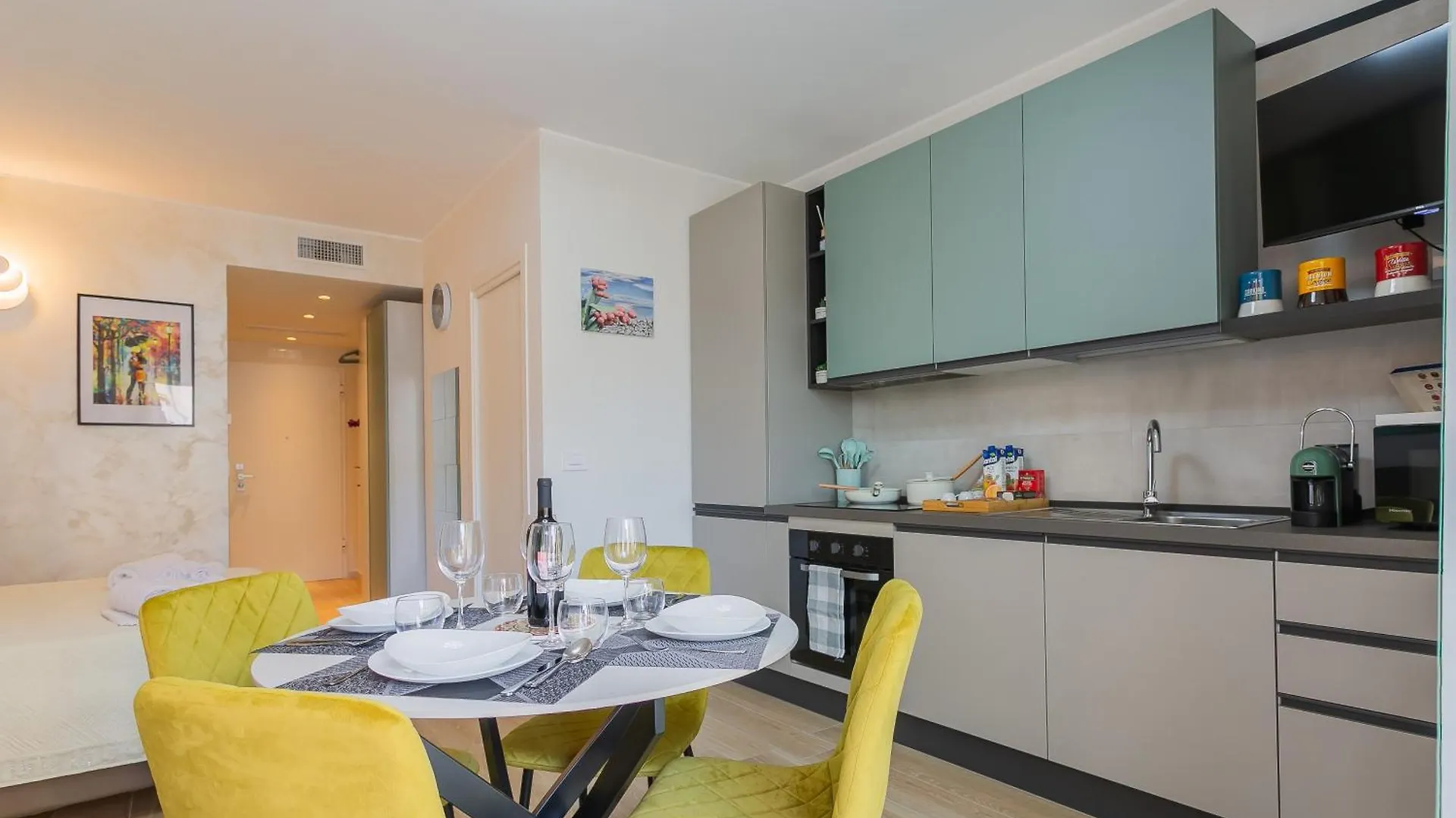 Apartment Private Parking - Athena Suite Nel Cuore Di Bari Italy